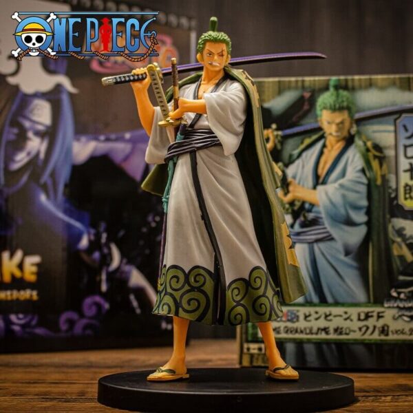 figura zoro tamaño real