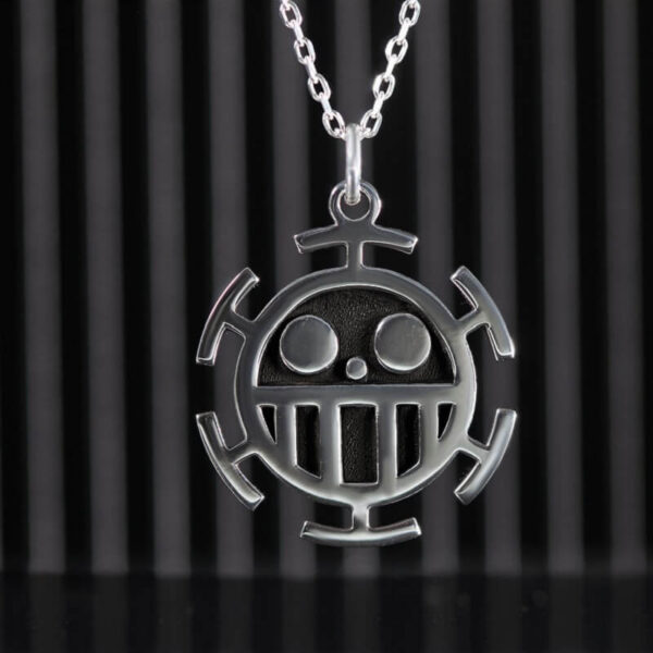 collar trafalgar law